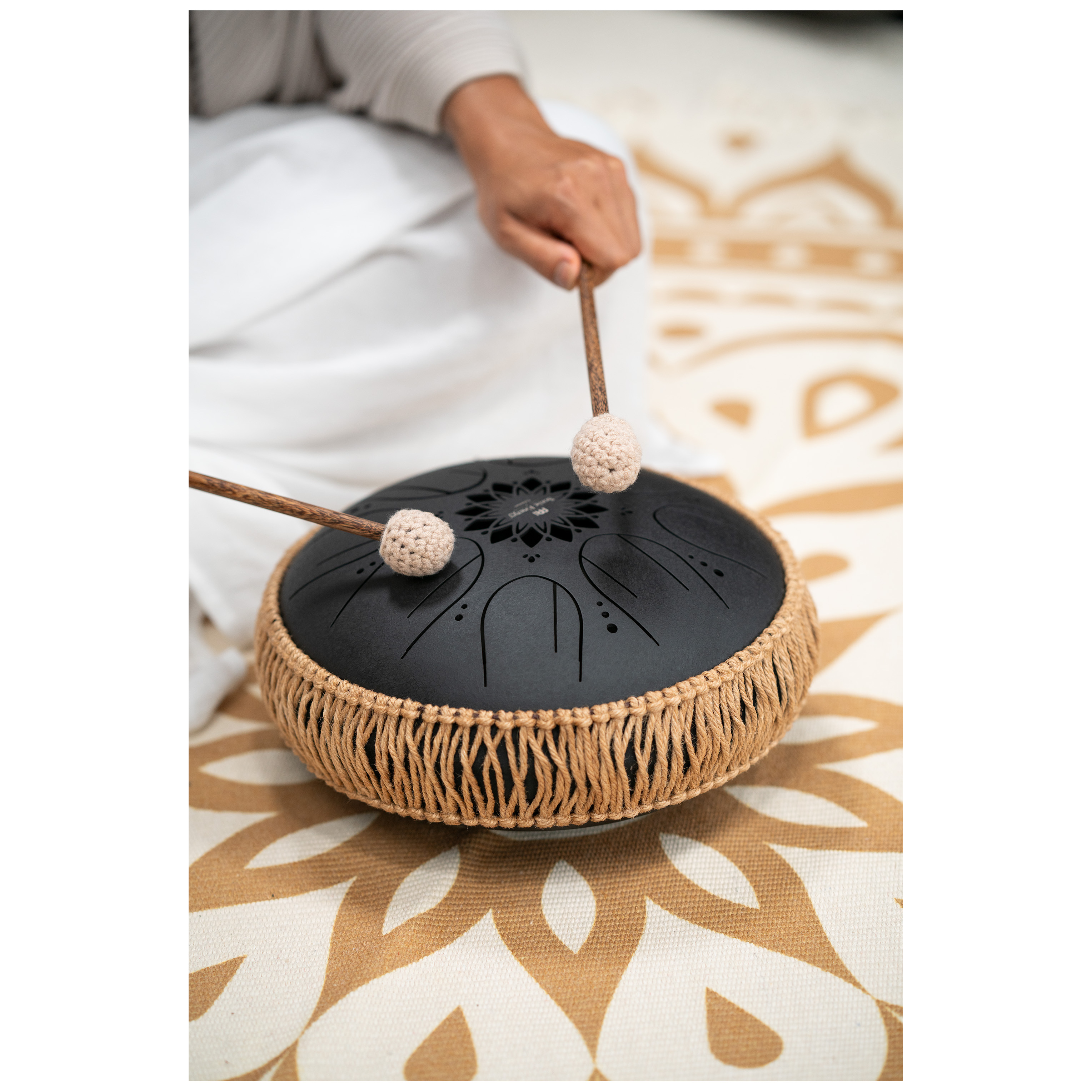 Meinl Sonic Energy MOSTD1BK - Medium Octave Steel Tongue Drum 10", H Moll, 8 Töne, 432 Hz, Schwarz 4