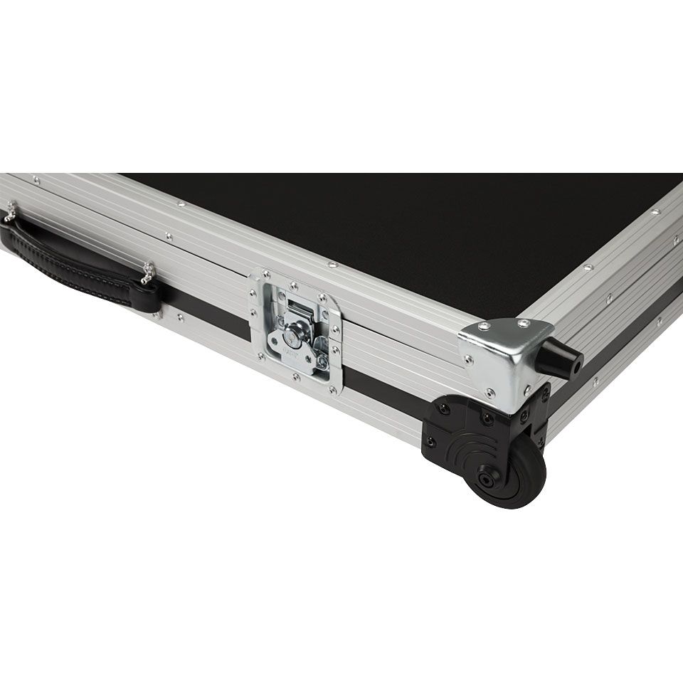 Fender CEO Flightcase with Wheels 4