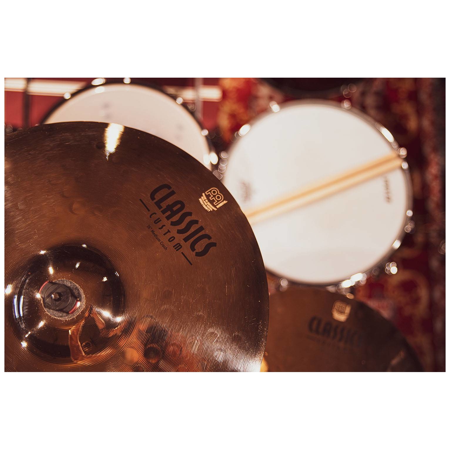 Meinl Cymbals - Meinl Cymbals CC16MC-B - 16 Classics Custom Brilliant Medium Crash - 6